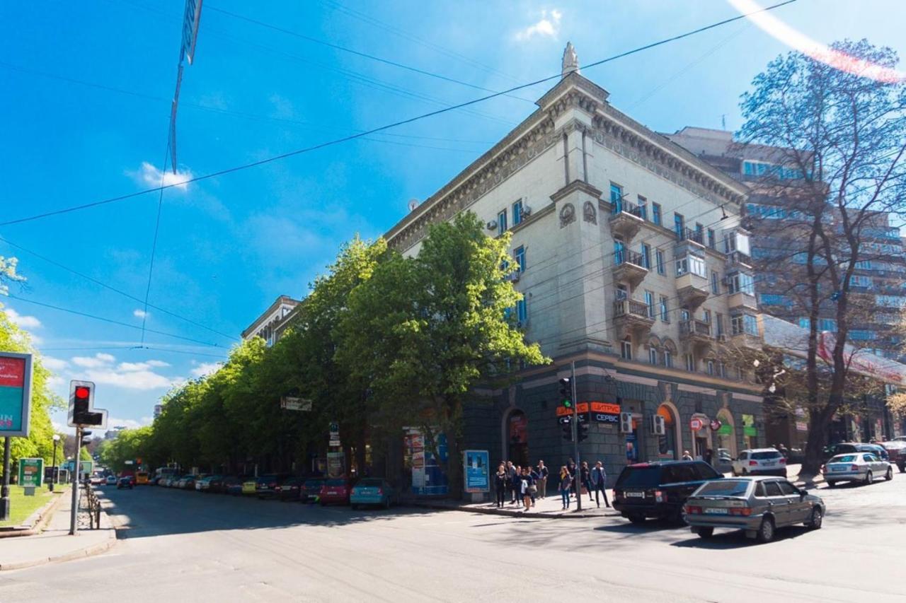 Видові Апартаменти З Джакузі В Самому Центрі Dnipro Ngoại thất bức ảnh