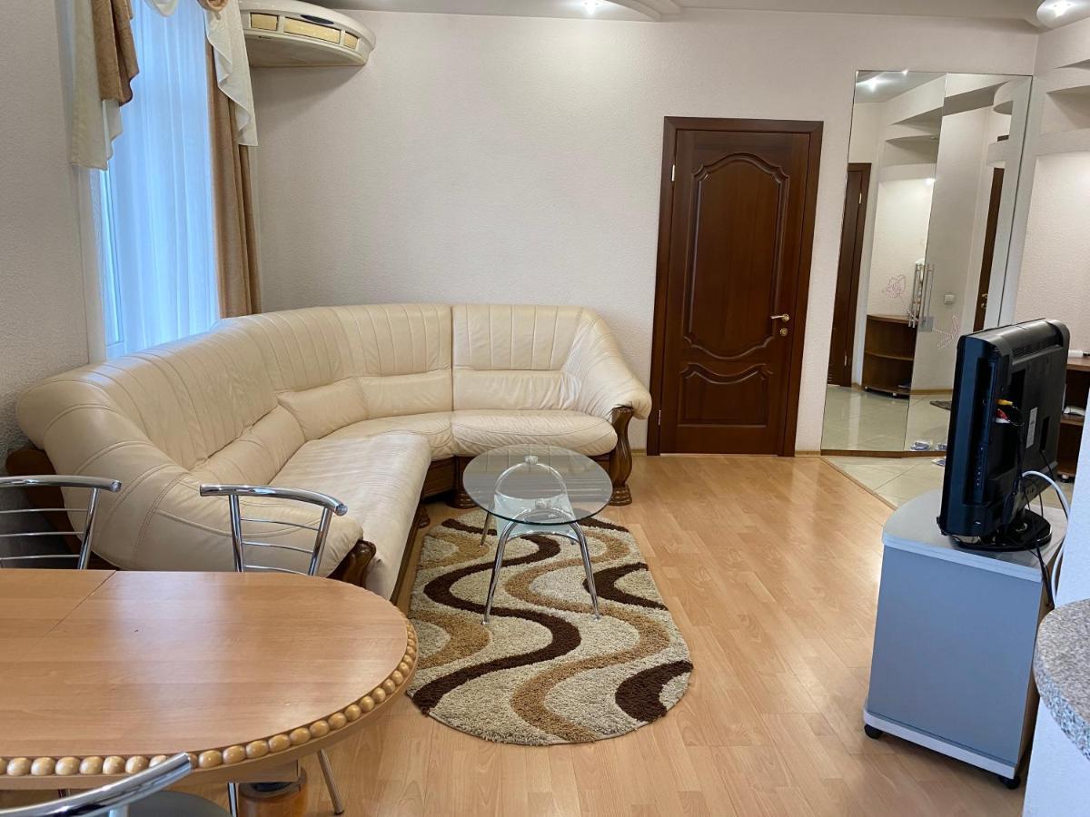 Видові Апартаменти З Джакузі В Самому Центрі Dnipro Ngoại thất bức ảnh